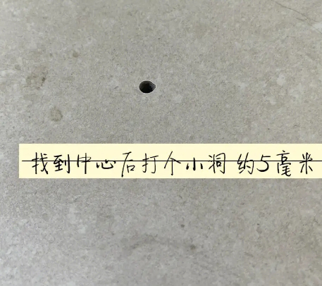 泰山瓷砖空鼓维修公司专业解答在瓷砖铺贴过程中，如果砂料搅拌不均匀，将会带来以下问题